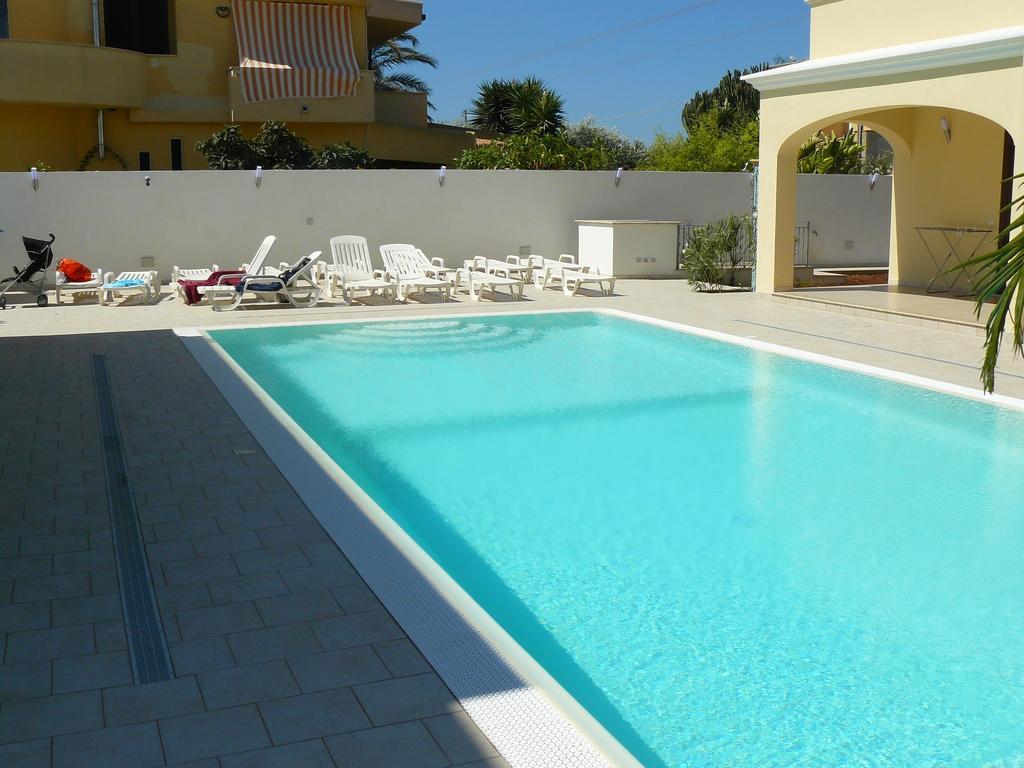 Oasi Tortuga Residence Piscina E Barbecue H24 マツァーラ・デル・ヴァッロ エクステリア 写真