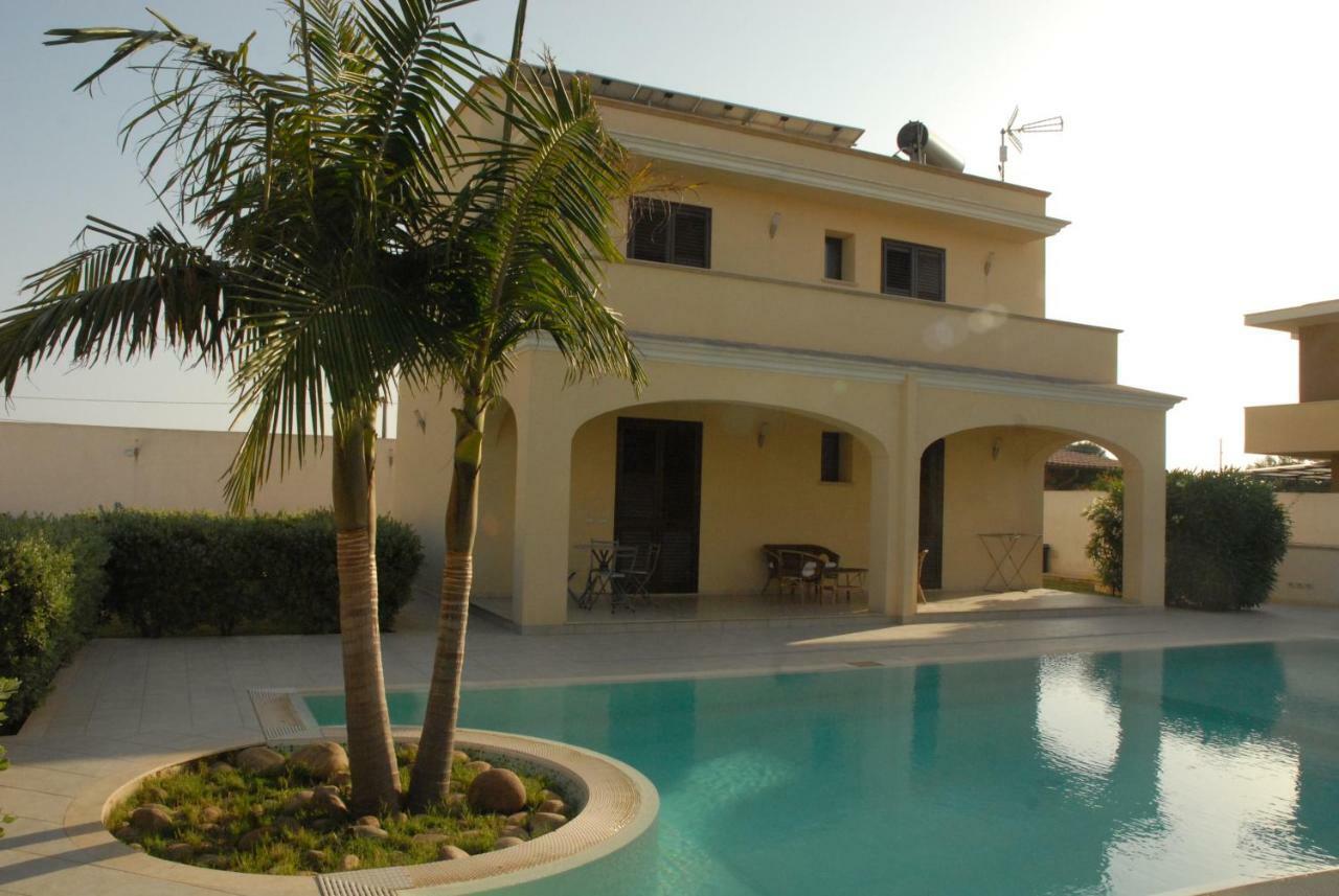 Oasi Tortuga Residence Piscina E Barbecue H24 マツァーラ・デル・ヴァッロ エクステリア 写真