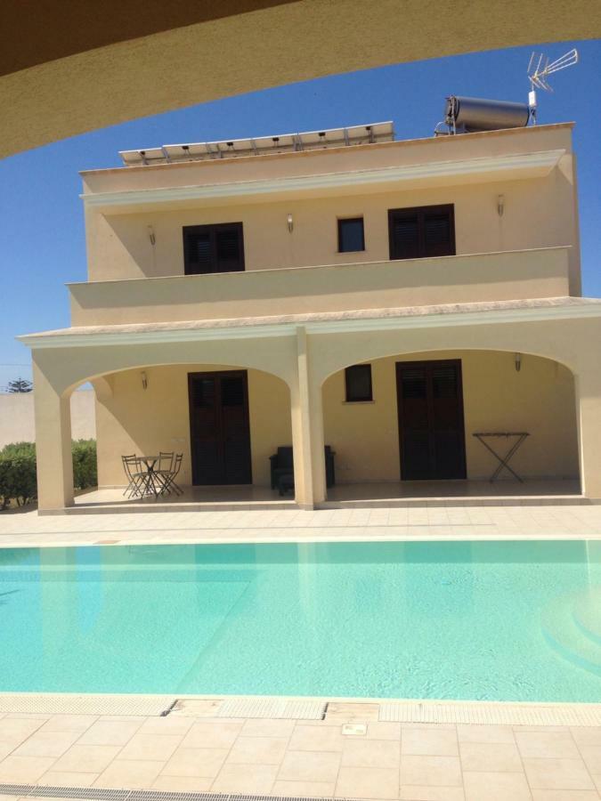 Oasi Tortuga Residence Piscina E Barbecue H24 マツァーラ・デル・ヴァッロ エクステリア 写真