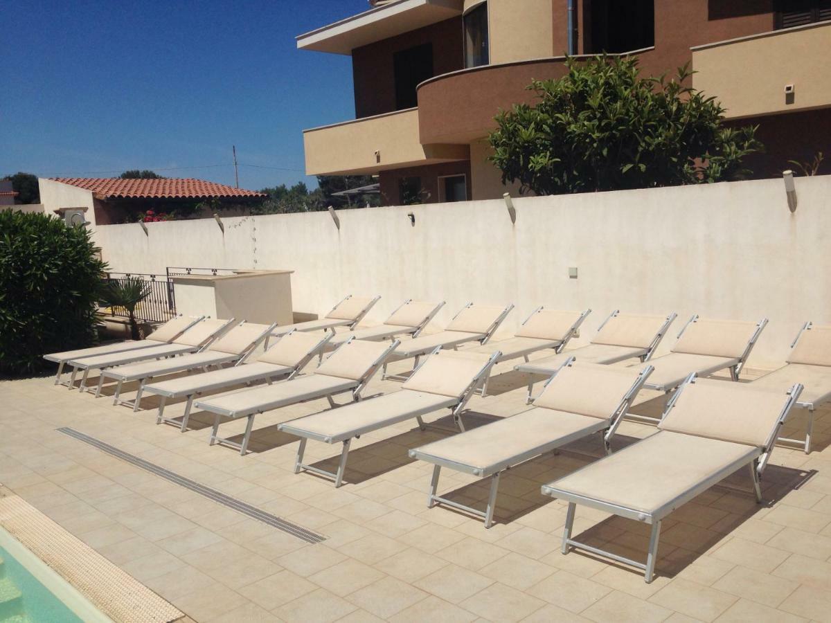 Oasi Tortuga Residence Piscina E Barbecue H24 マツァーラ・デル・ヴァッロ エクステリア 写真