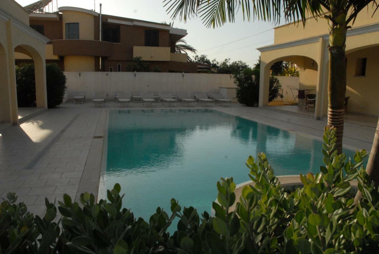 Oasi Tortuga Residence Piscina E Barbecue H24 マツァーラ・デル・ヴァッロ エクステリア 写真